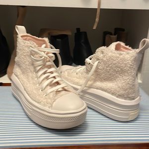 Converse Hightop Sneakers NWT